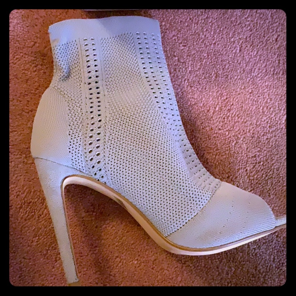Lola Shoetique Size 8